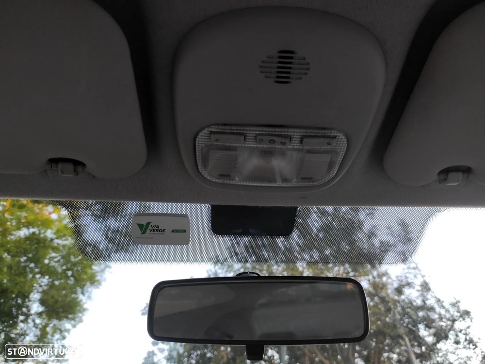 Peugeot 207 1.4 16V Trendy - 20