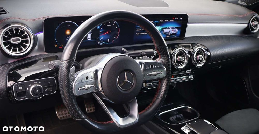 Mercedes-Benz CLA - 12