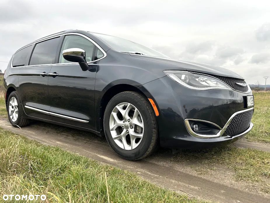 Chrysler Pacifica - 22