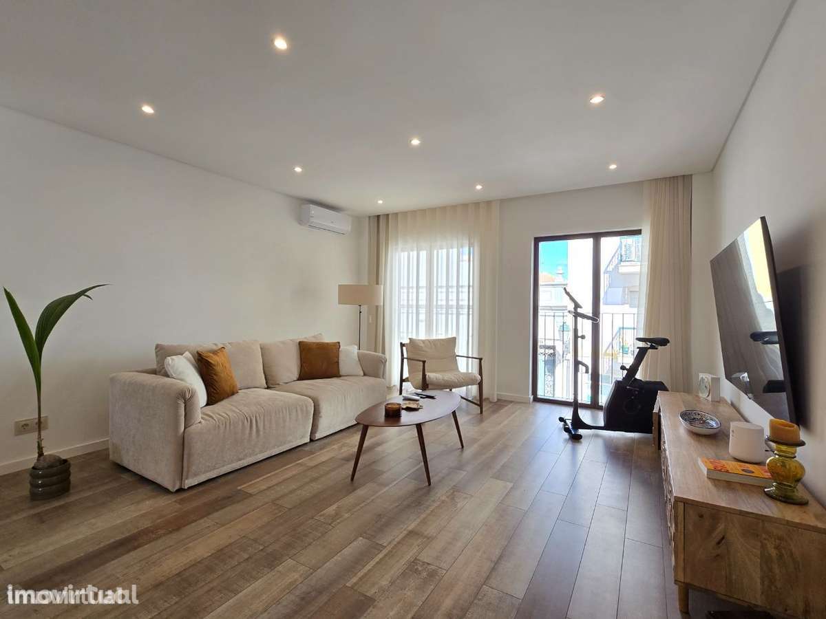 Moradia T4 com garagem baixa de Faro - Grande imagem: 4/53