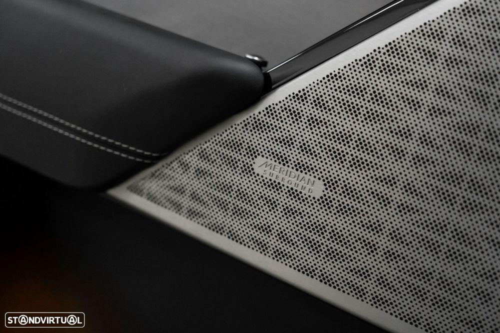 Land Rover Range Rover Velar 3.0 D300 AWD HSE - 13