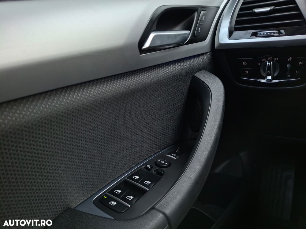 BMW X3 xDrive20i AT - 29