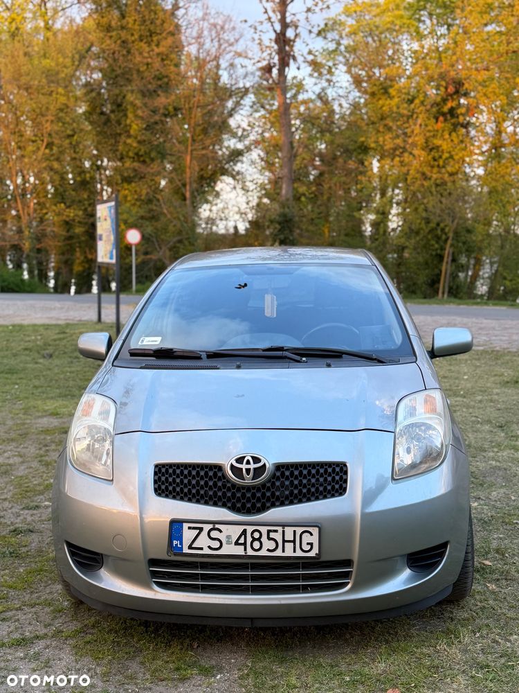 Toyota Yaris 1.3 Sol - 1