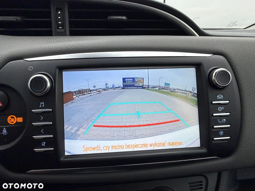 Toyota Yaris Hybrid 100 Premium - 15