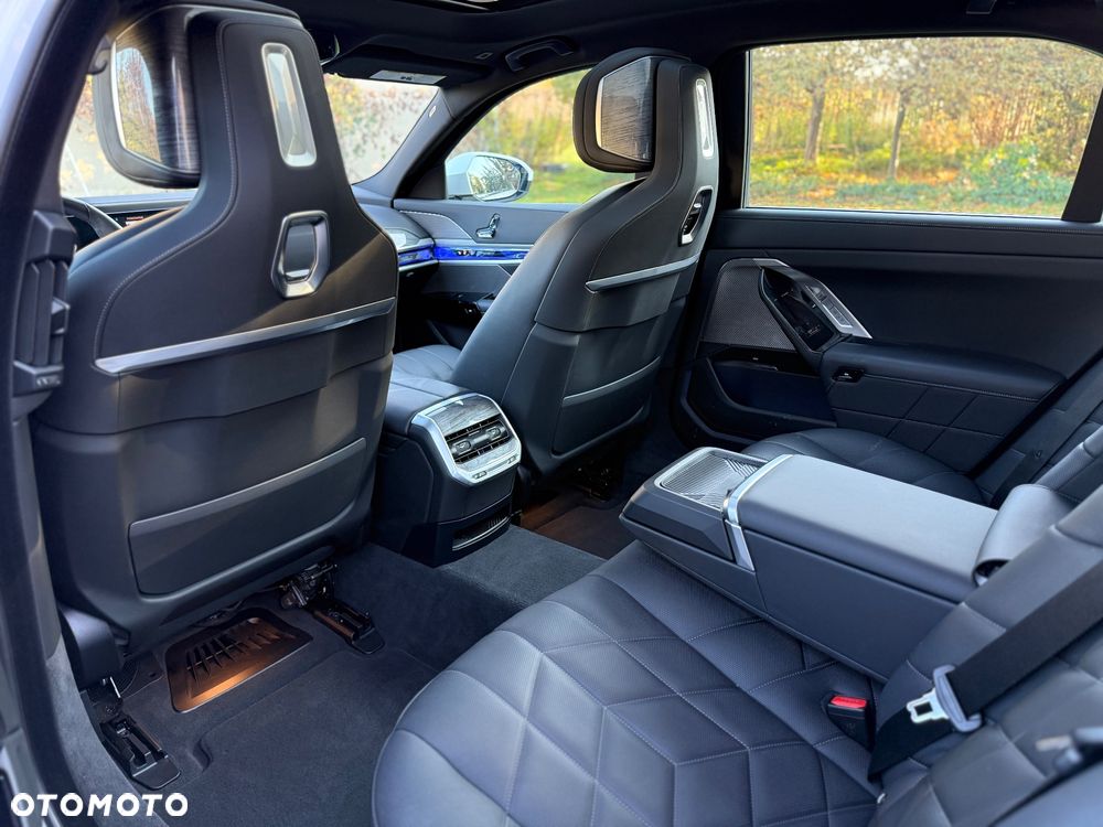 BMW Seria 7 740Li xDrive - 11