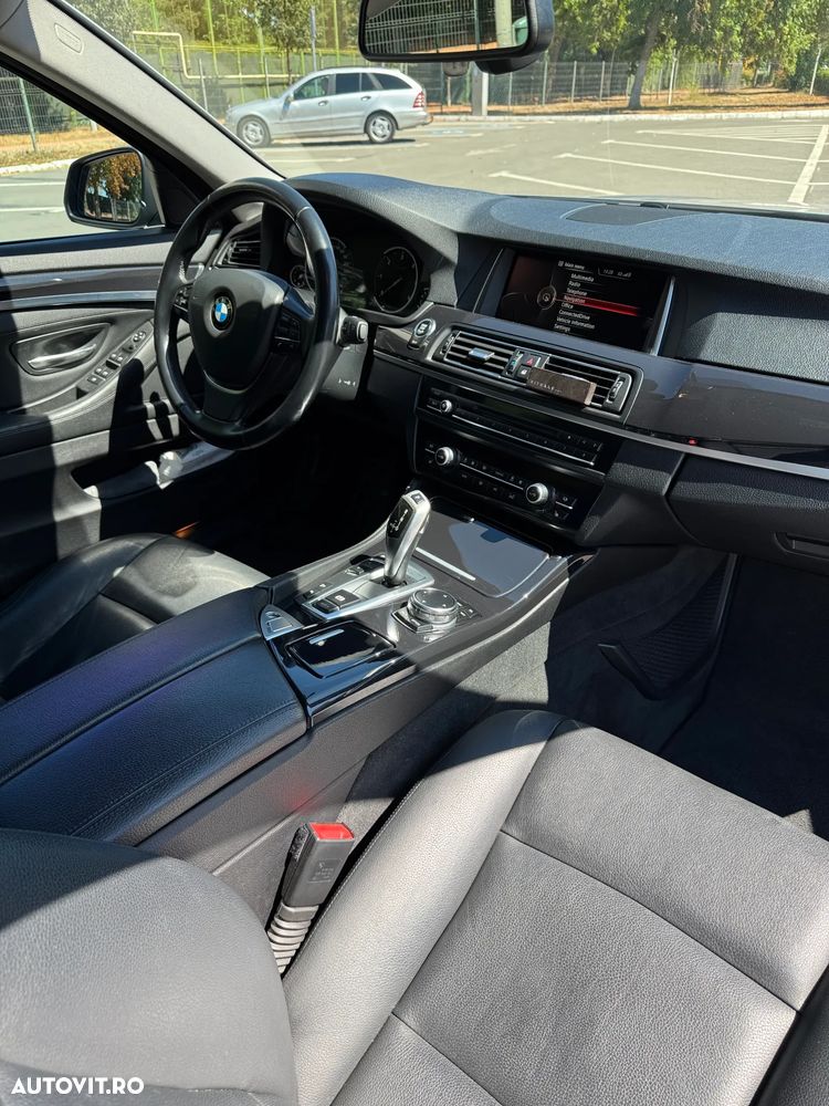 BMW Seria 5 520d xDrive AT - 13