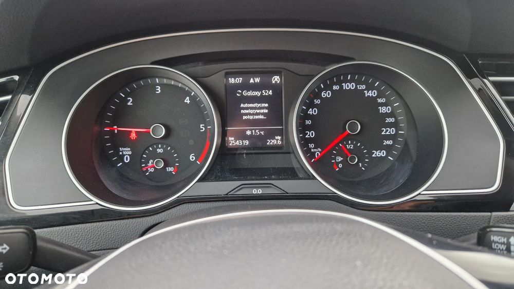 Volkswagen Passat Variant 2.0 TDI (BlueMotion Technology) Comfortline - 24