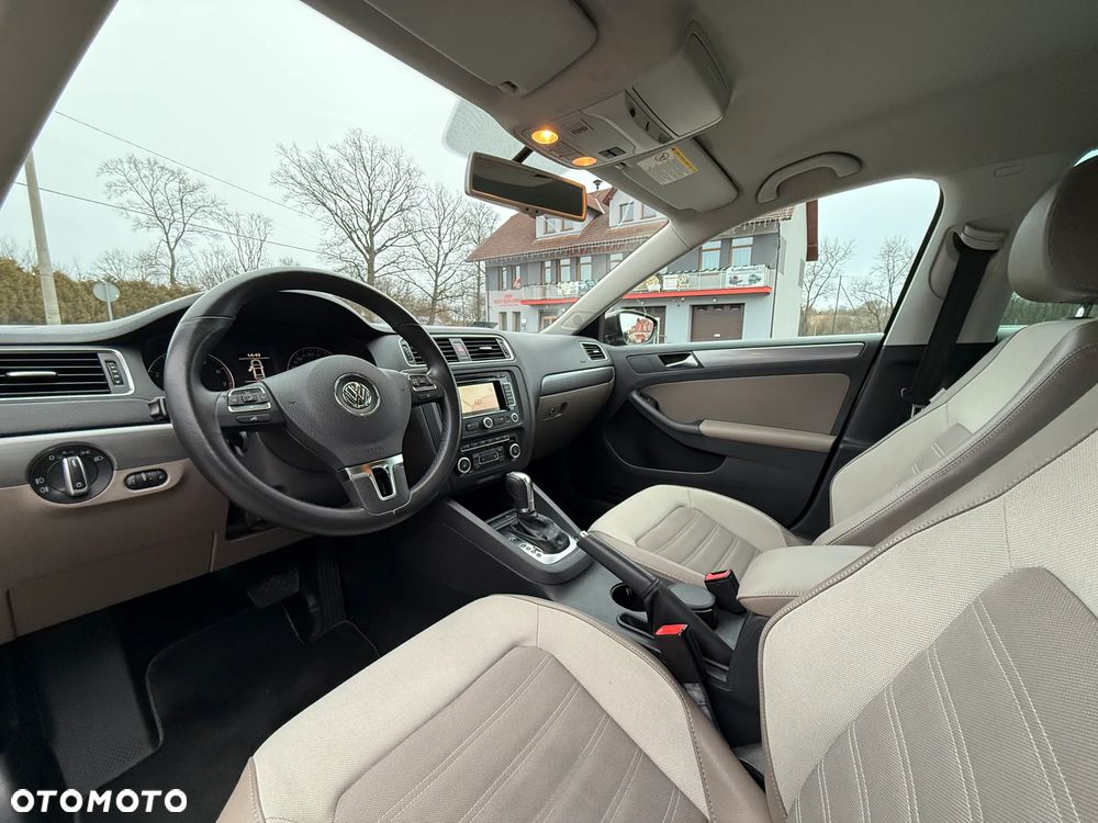 Volkswagen Jetta 1.4 TSI Highline Perfectline DSG - 16