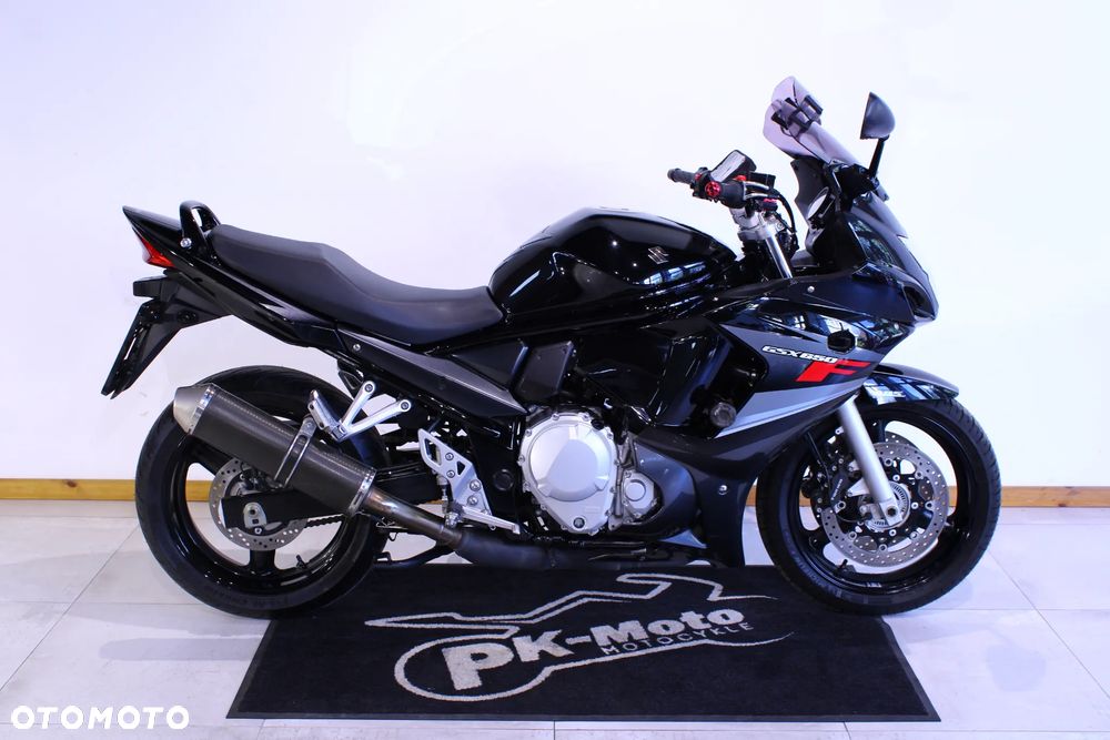 Suzuki GSX - 2
