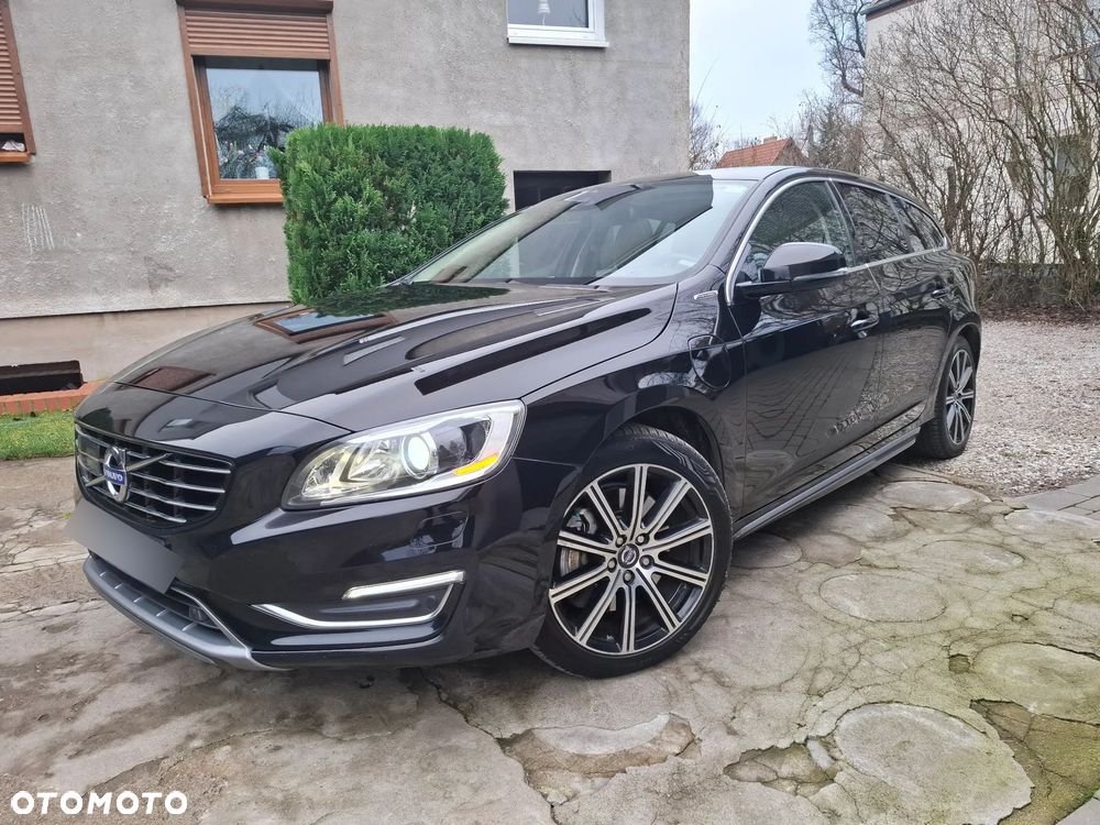 Volvo V60 D6 AWD Plug-in Hybrid R-Design Summum - 10