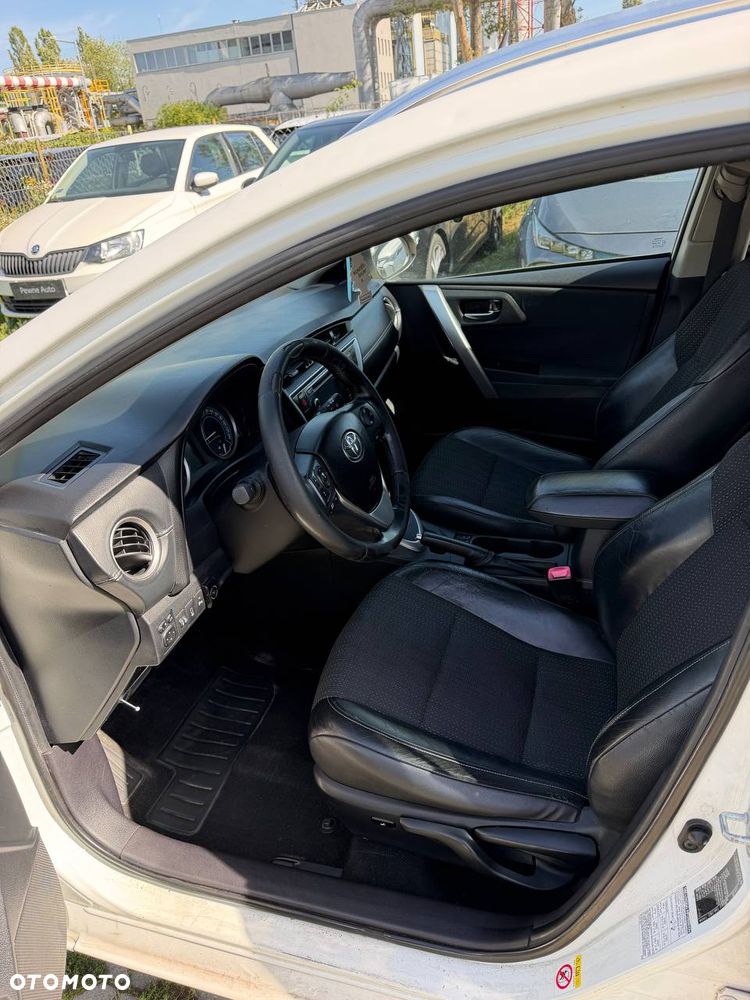 Toyota Auris - 10