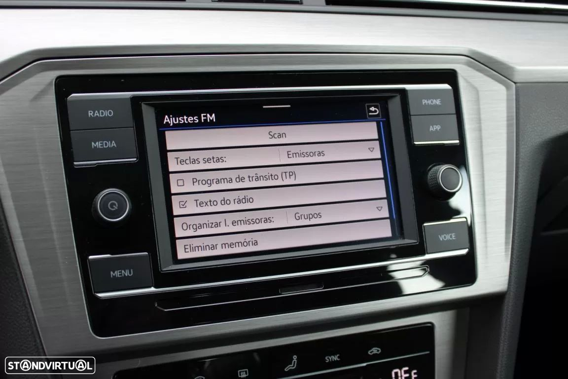 VW Passat 2.0 TDI Elegance - 20