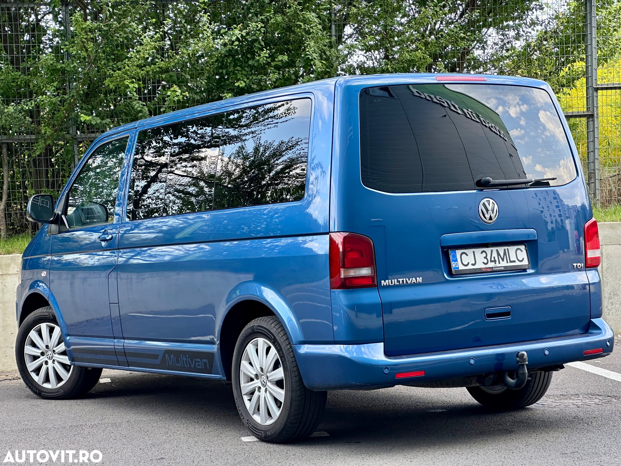 Volkswagen Multivan - 4