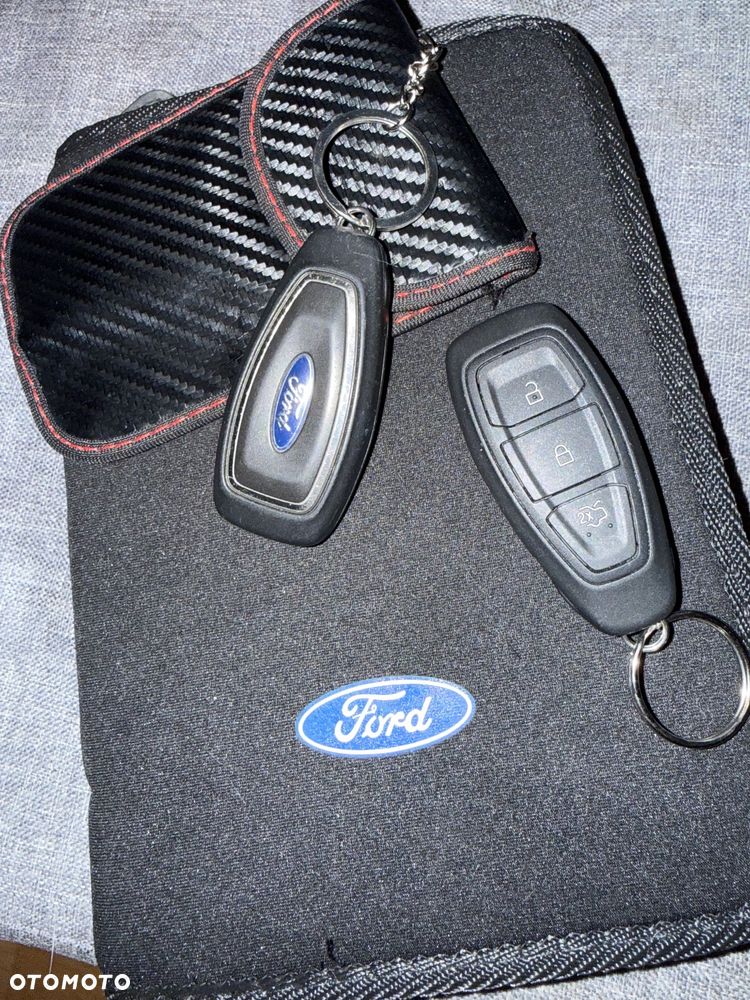 Ford Focus 1.0 EcoBoost Titanium Business - 37