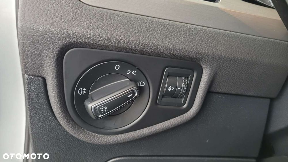 Volkswagen Touran - 18