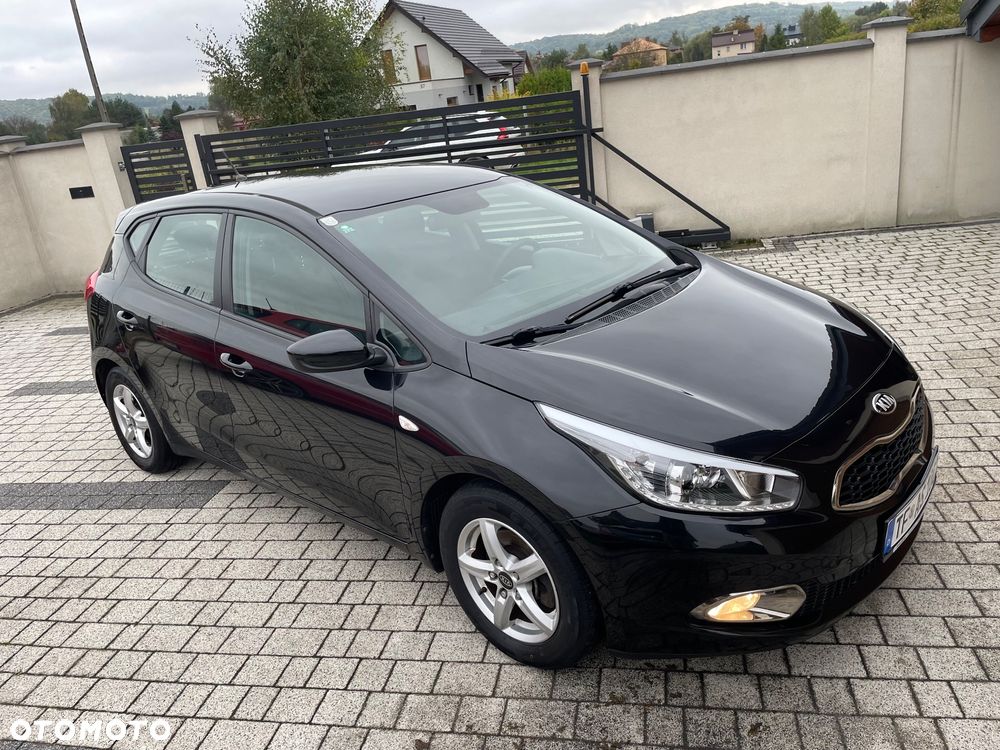 Kia Ceed 1.4 CVVT Dream Team Edition