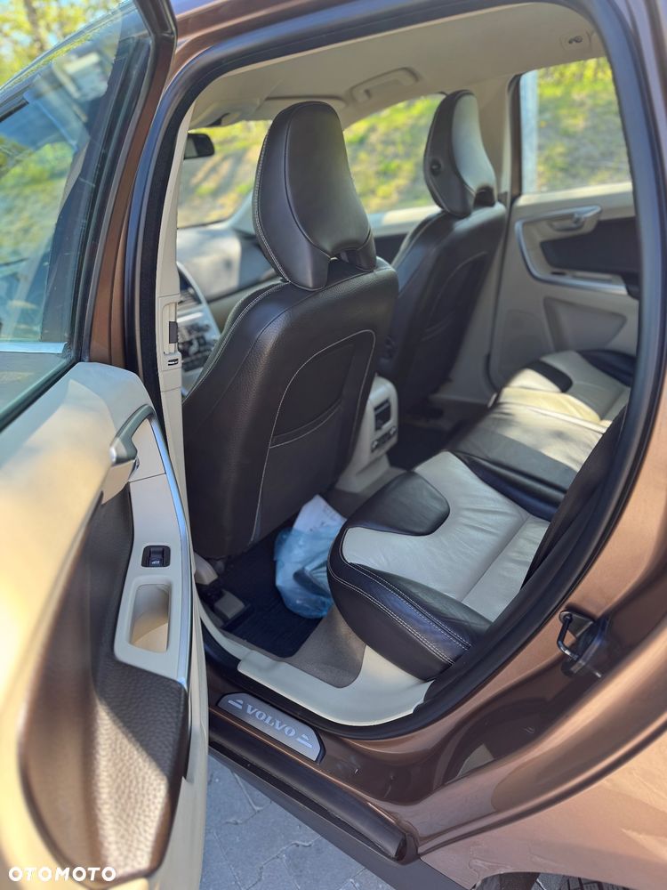 Volvo XC 60 2.4D AWD Summum - 16
