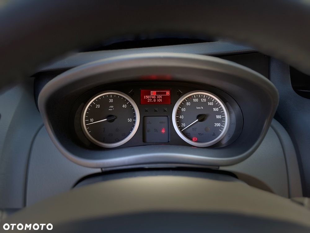 Opel Vivaro - 19