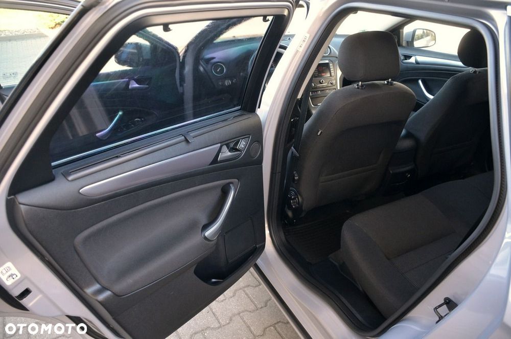 Ford Mondeo - 21