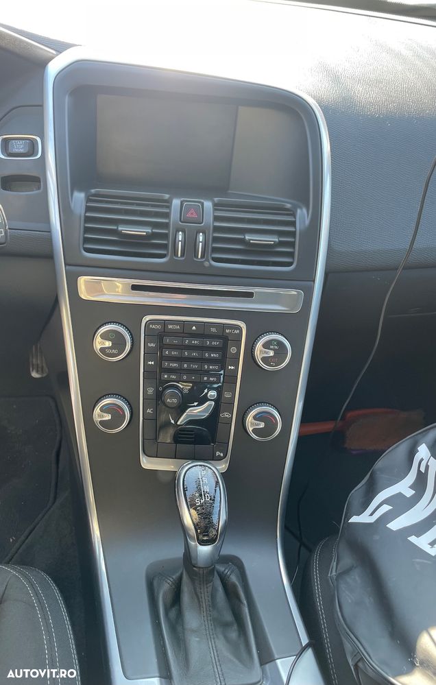 Volvo XC 60 D4 Momentum - 6