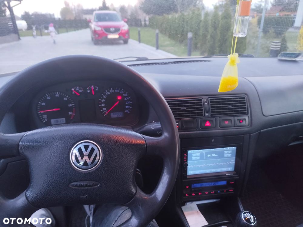 Volkswagen Golf 1.6 Comfortline - 8