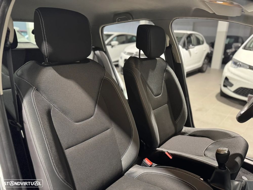 Renault Clio dCi 75 Stop & Start Life - 19