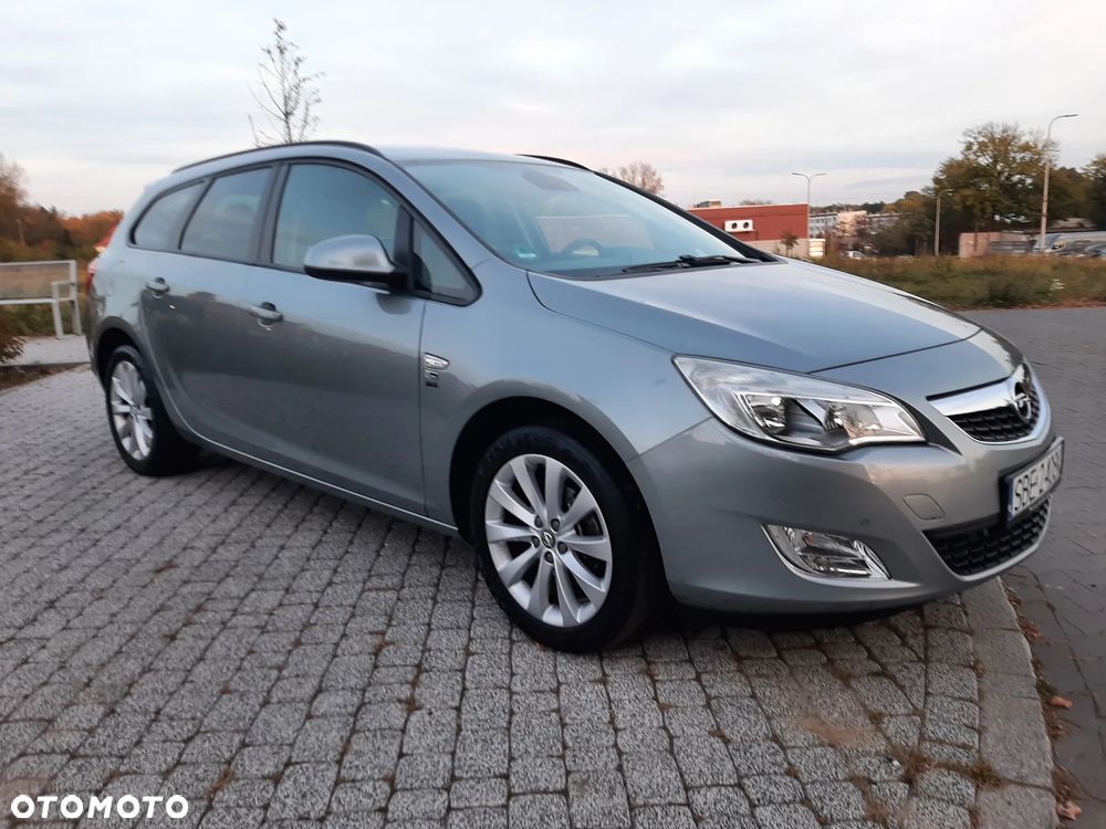 Opel Astra 2012 photo 3