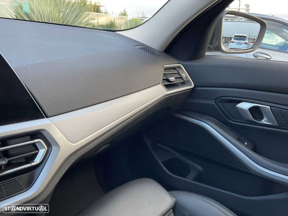 BMW 320 e Touring Line Sport Auto - 42