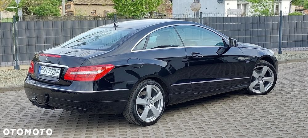 Mercedes-Benz Klasa E - 32