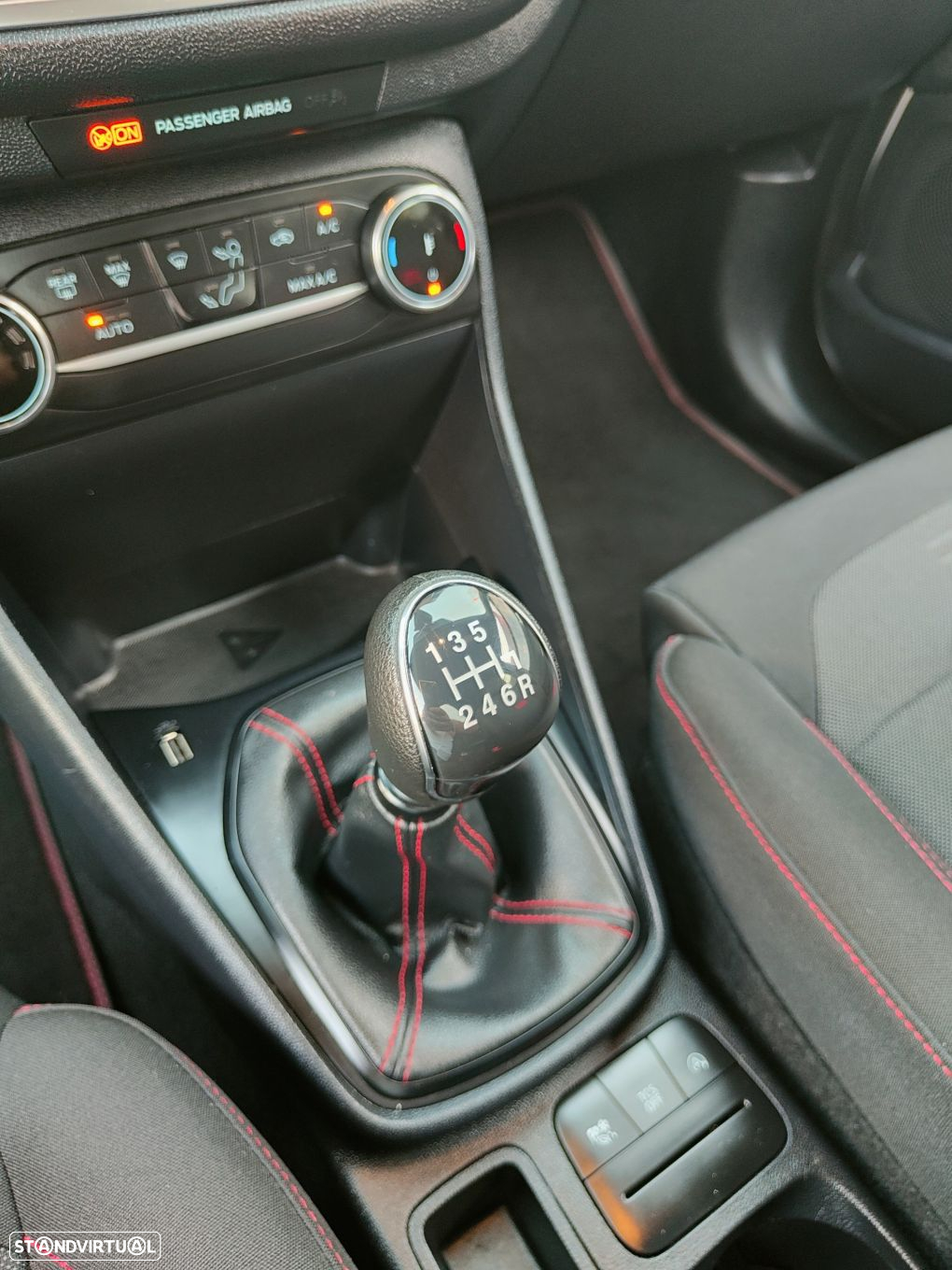 Ford Fiesta 1.0 EcoBoost ST-Line - 41