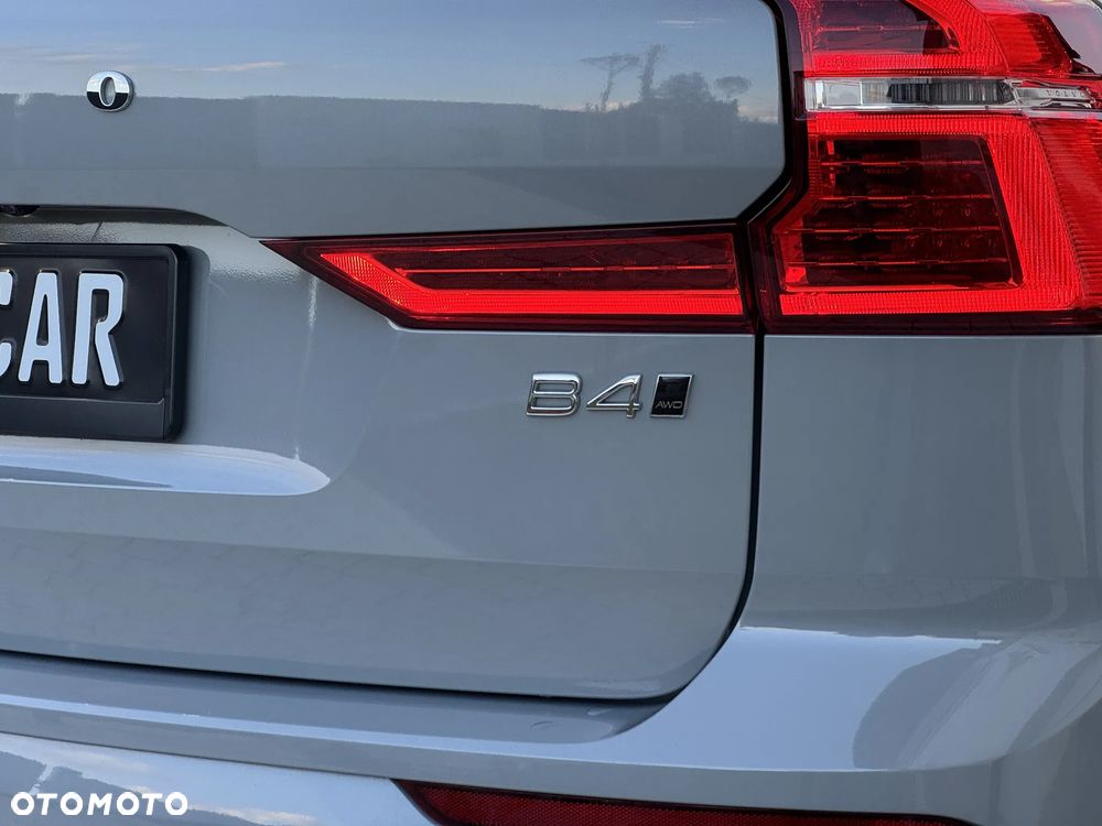 Volvo XC 60 B4 D AWD Plus Dark - 13