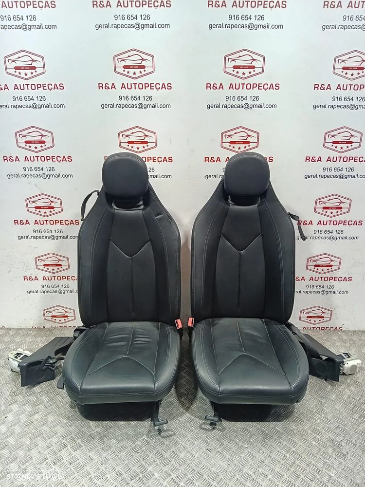 Conjunto de Bancos Frente Frontais Mercedes SLK R171 em Pele AMG Original - 2