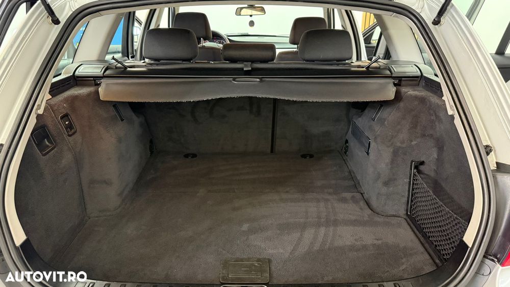 BMW Seria 3 318d xDrive - 17