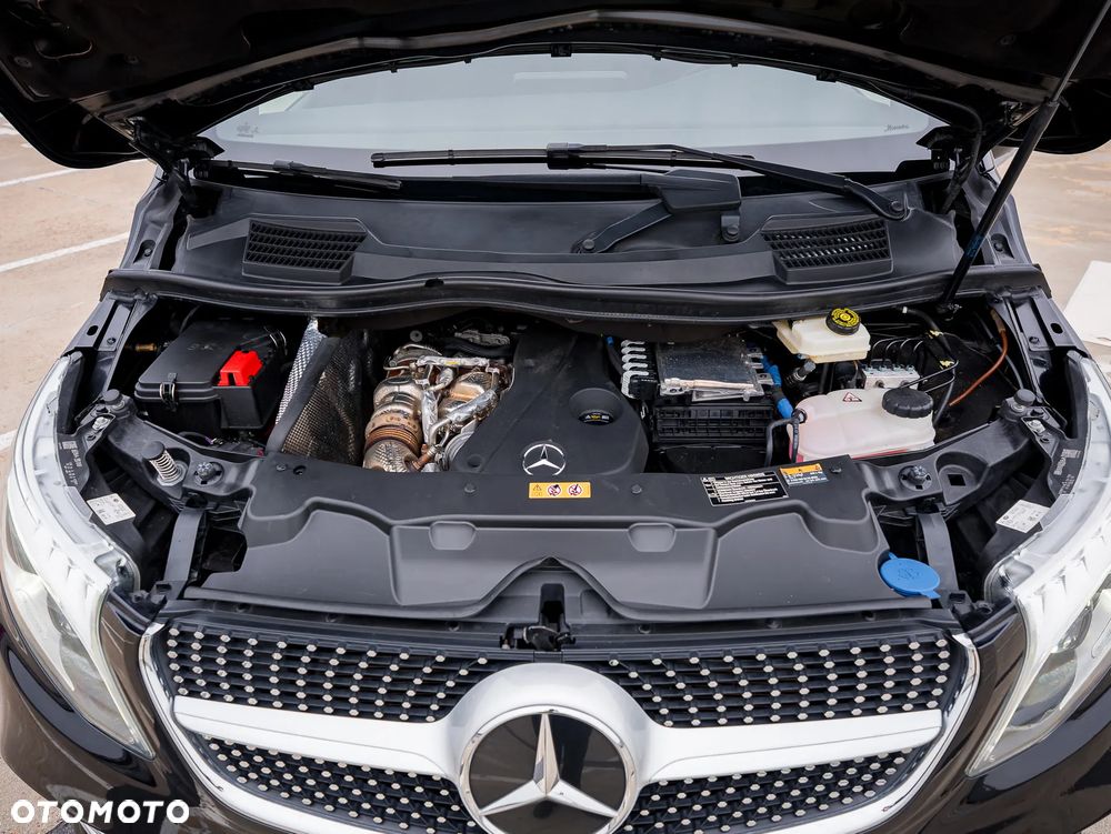 Mercedes-Benz Klasa V 300 d 4-Matic Exclusive 9G-Tronic (d³ugi) - 16