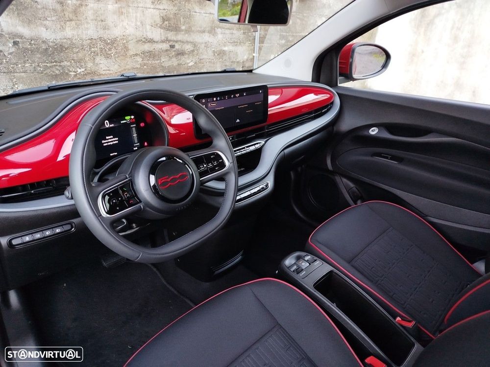 Fiat 500e 42kWh Red - 23