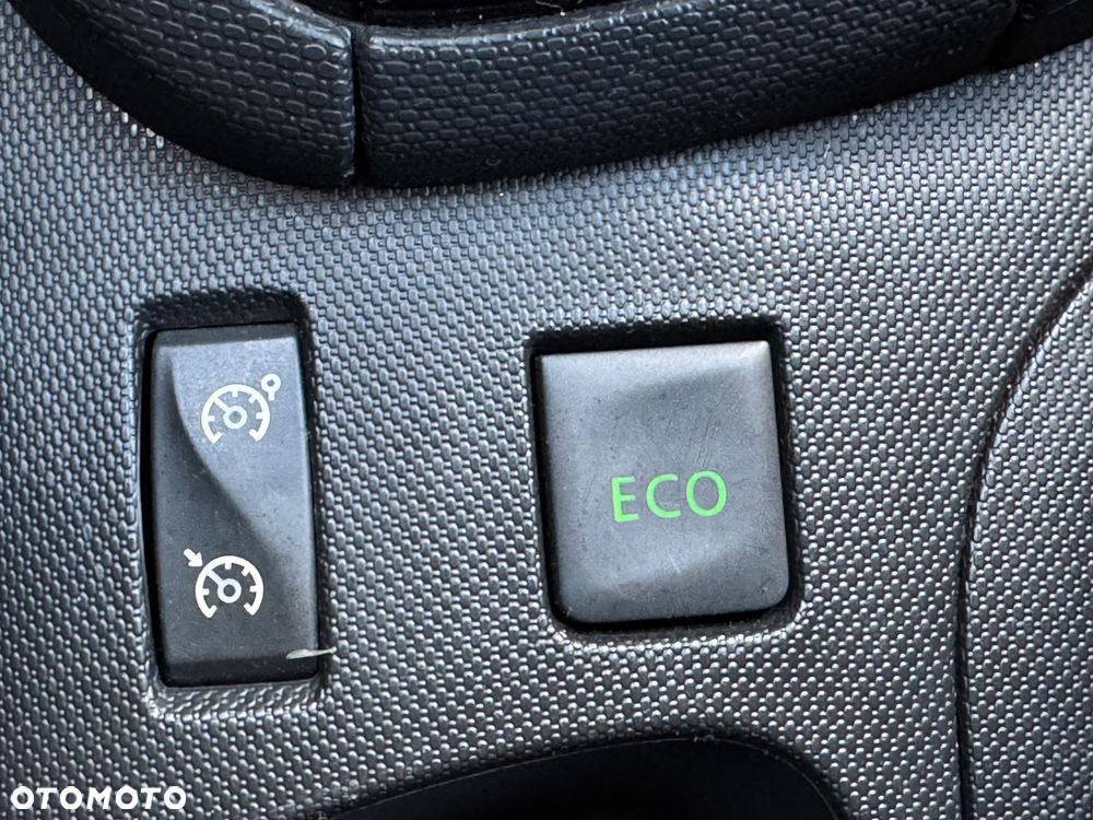 Renault Clio 0.9 TCe Limited - 32