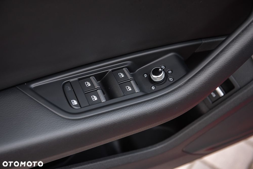 Audi A5 Sportback 40 TDI S tronic S line - 17