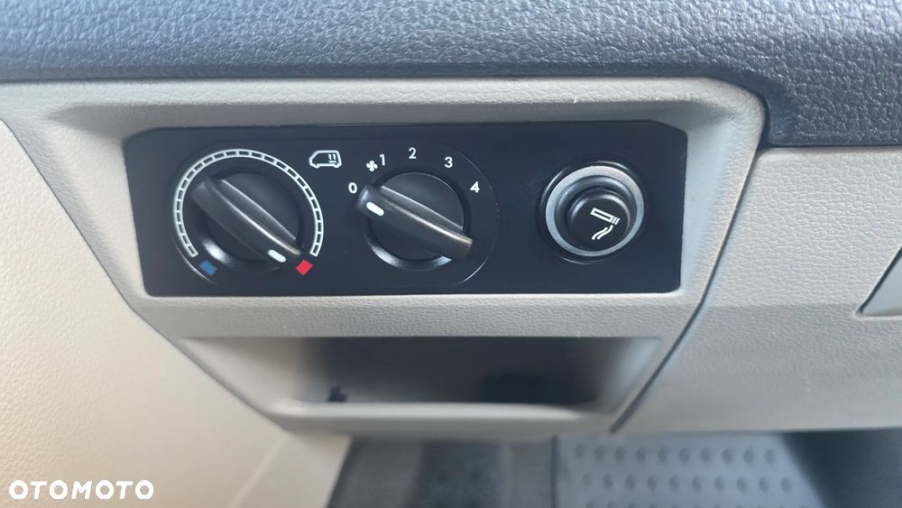 Volkswagen Transporter - 9