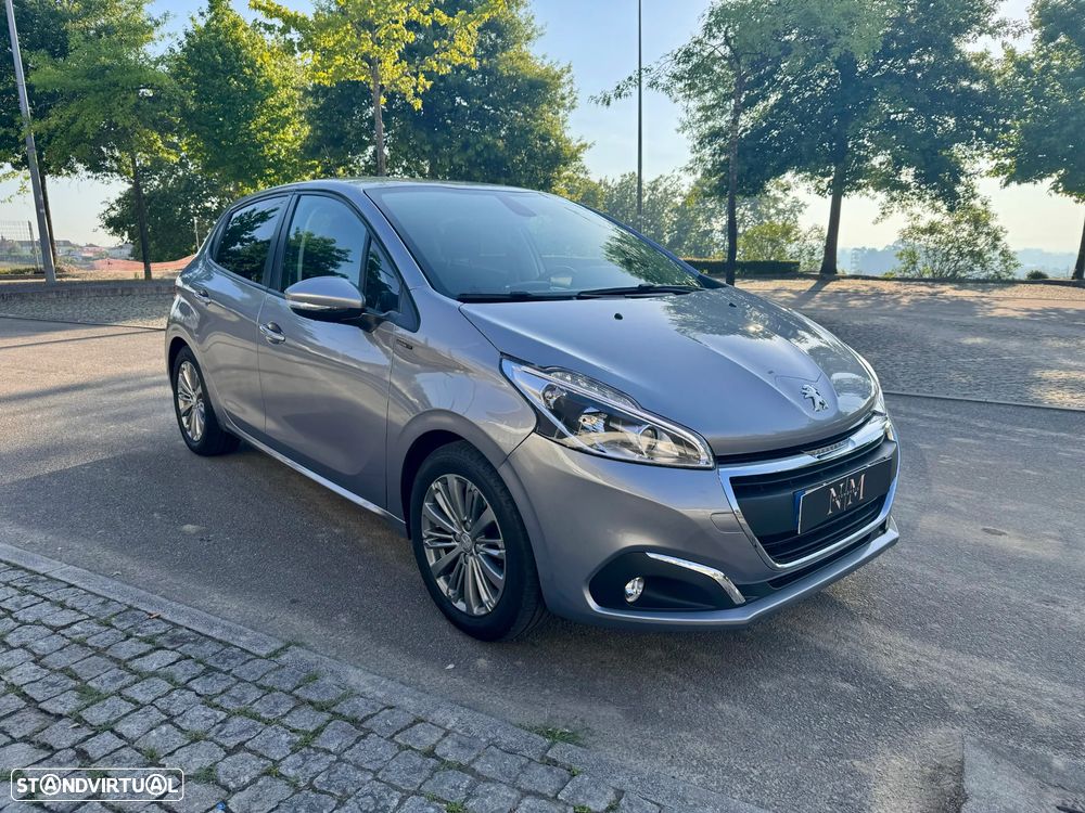 Peugeot 208 1.2 PureTech Signature - 17
