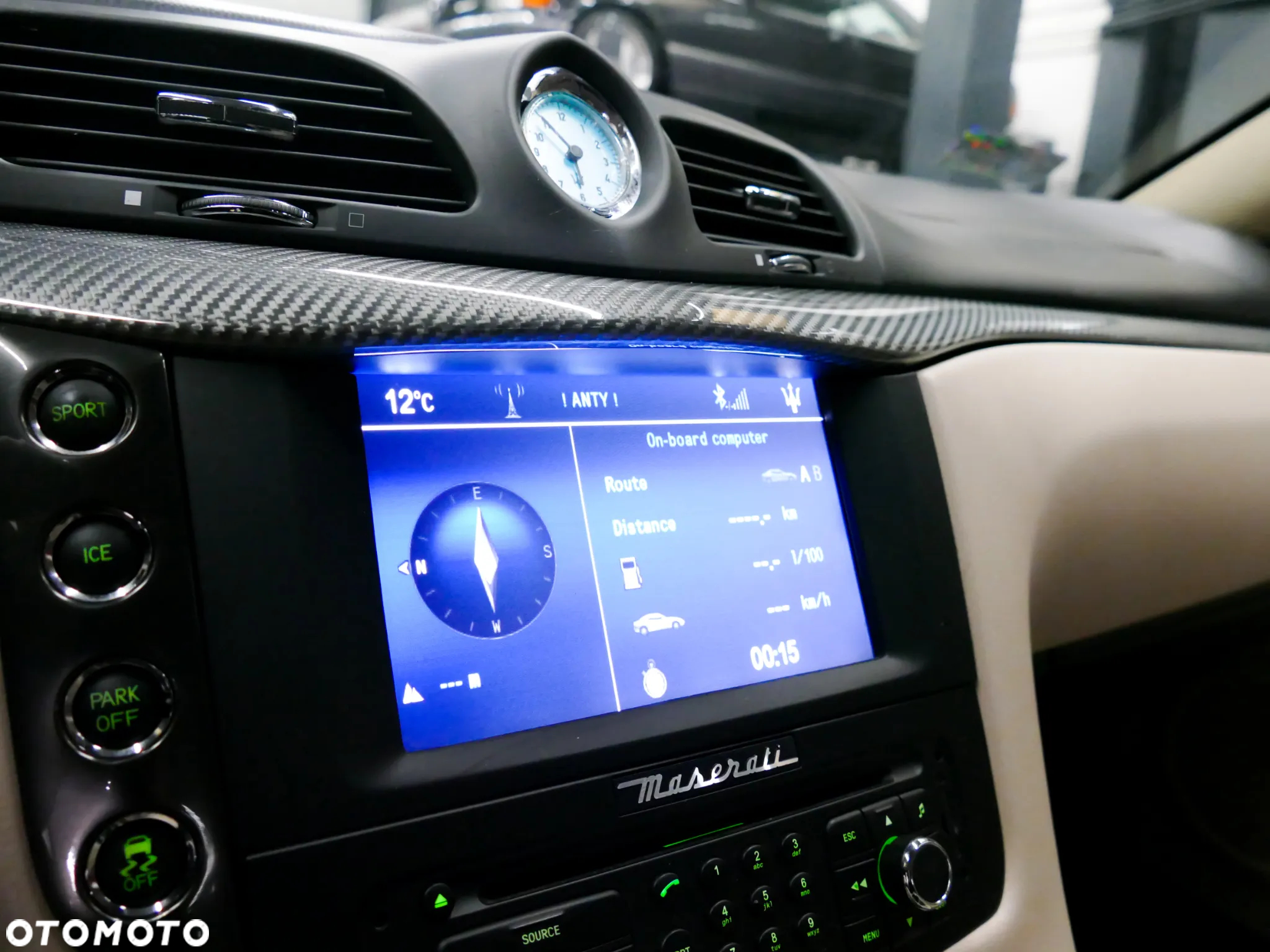 Maserati GranTurismo S Automat - 17