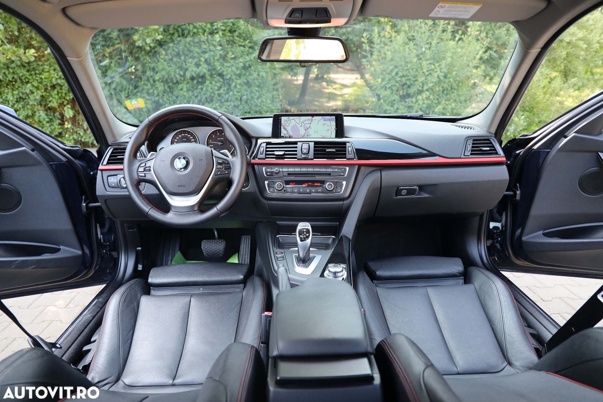 BMW Seria 3 320i Aut. Sport Line - 12