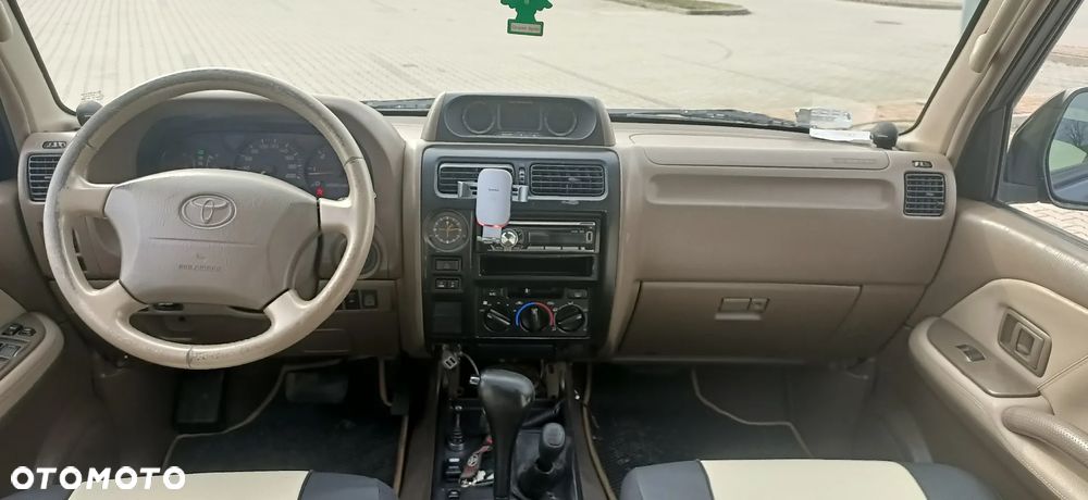 Toyota Land Cruiser - 16