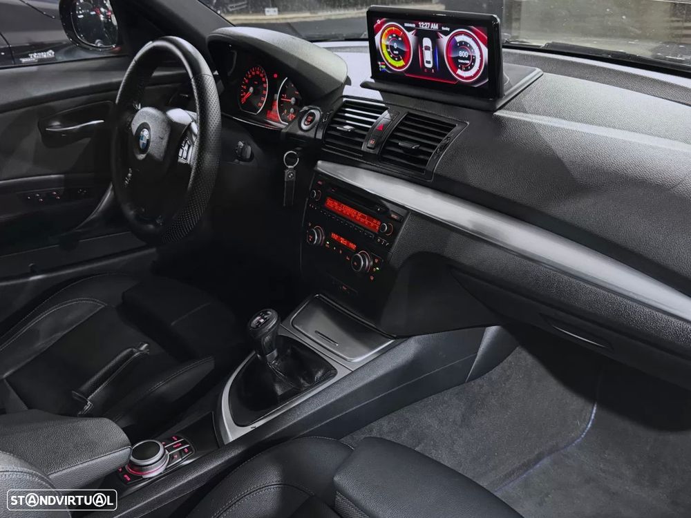 BMW 118 d Pack M - 22