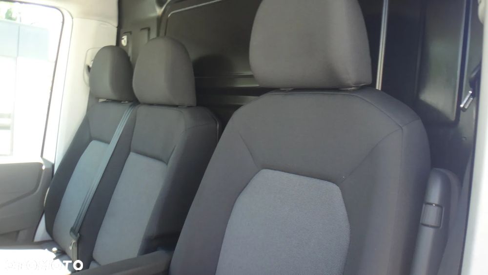 Volkswagen Crafter - 12