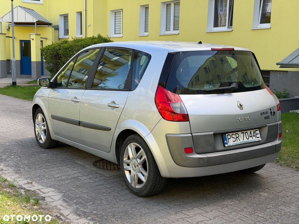 Renault Scenic 1.5 dCi Emotion - 8