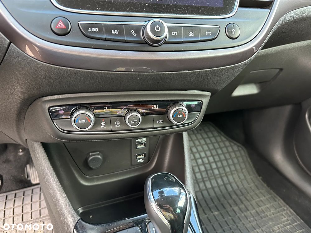 Opel Crossland X - 16