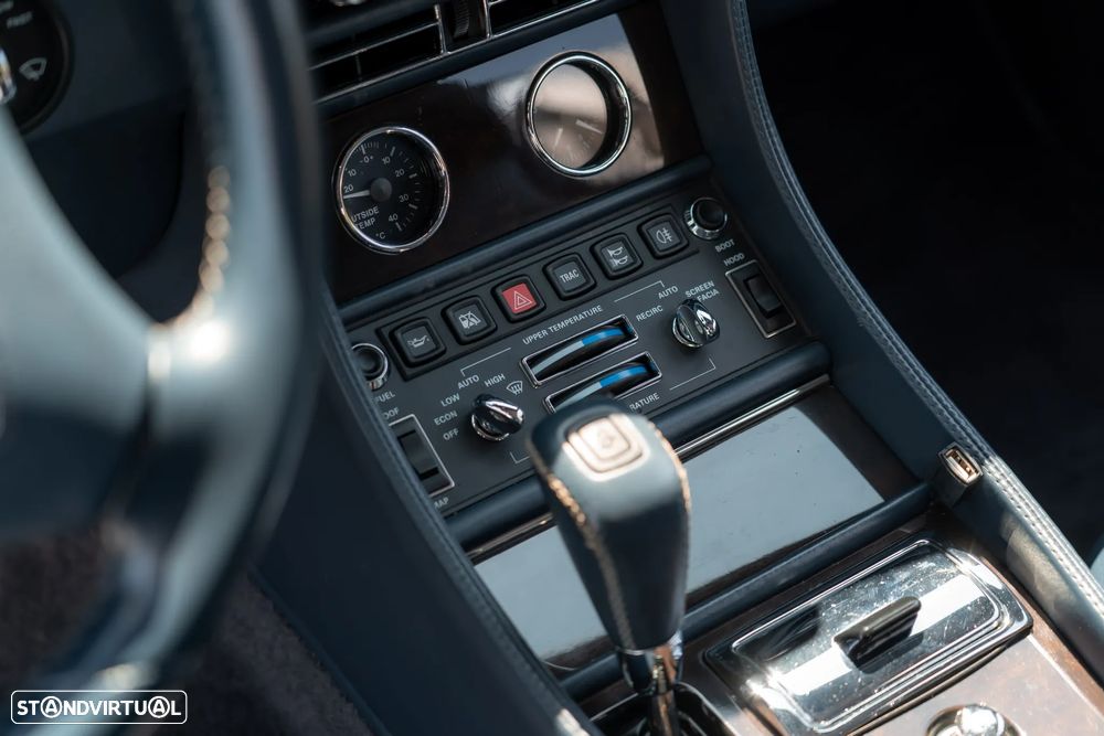 Bentley Azure Mulliner - 26