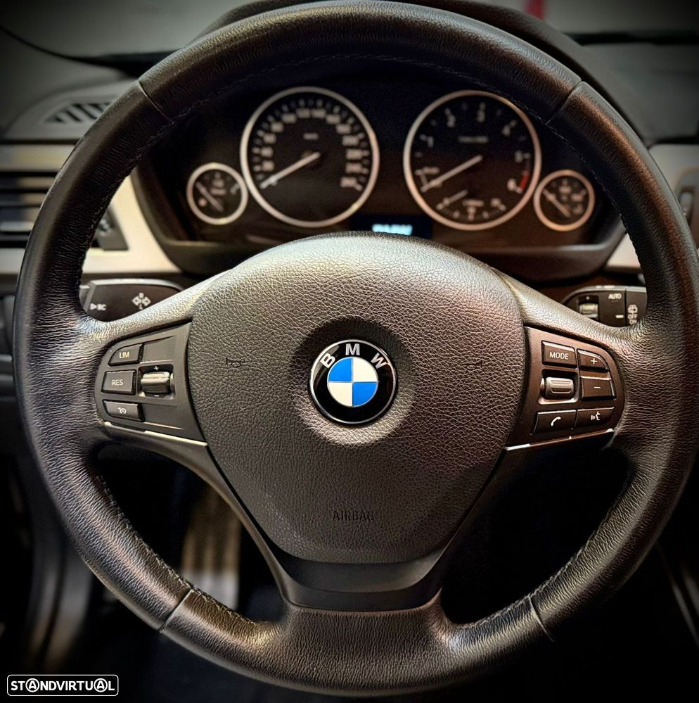 BMW 318 d Touring Advantage Auto - 24