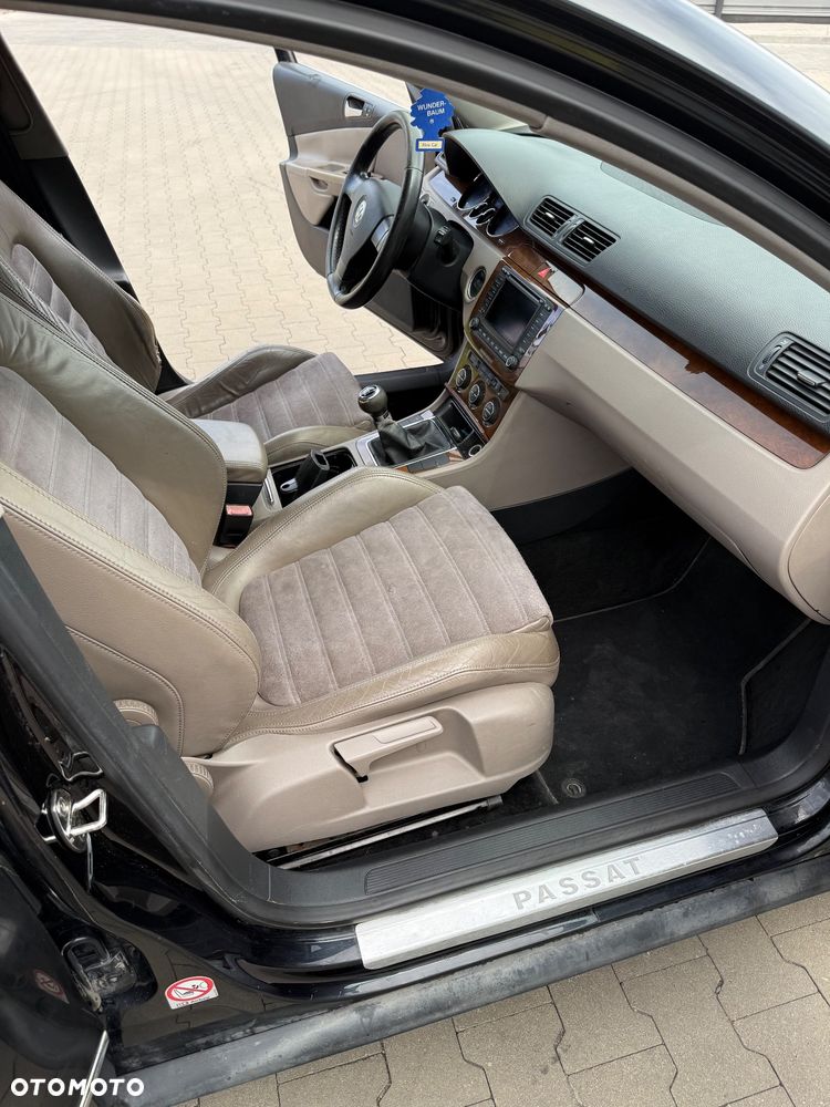 Volkswagen Passat 2.0 TDI Highline - 22