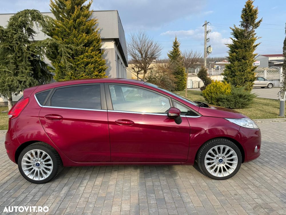 Ford Fiesta 1.6 TDCI DPF Titanium - 11